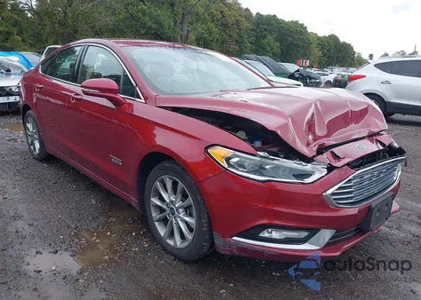 2018 Ford Fusion Energi Titanium from USA, damaged, VIN 3FA6P0SU8JR142660